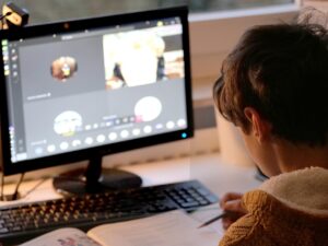 オンライン学習のWebマーケにおける料金比較はどうなっている？