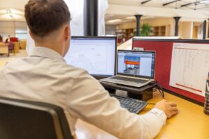 海外のWebエンジニアがリモートで働く日本企業の魅力とは？