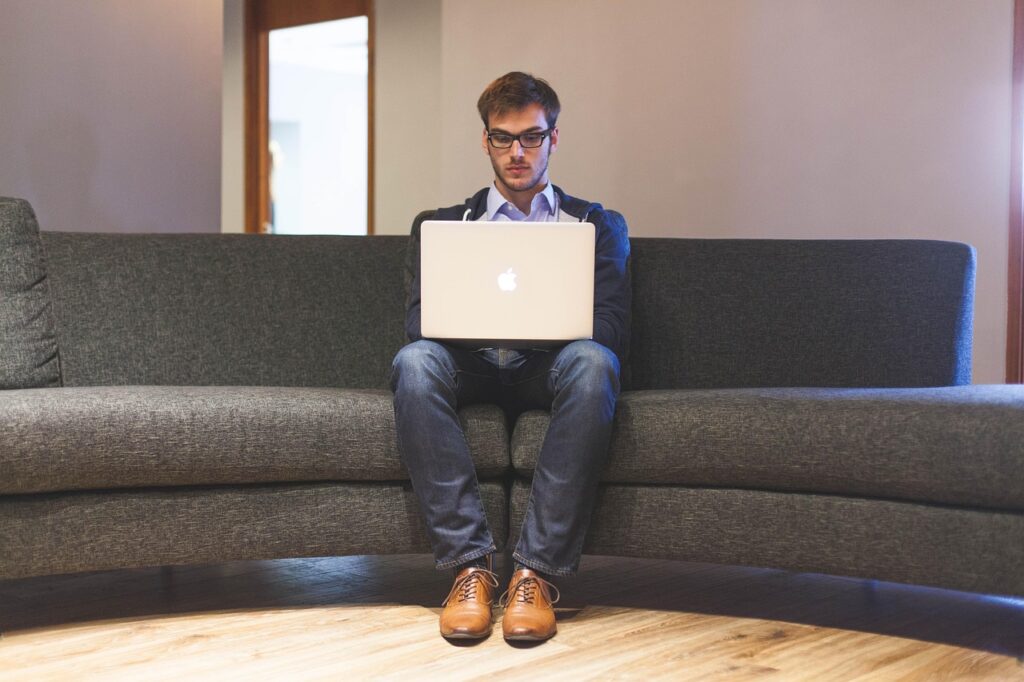 フリーランスからWebマーケターへの正社員移行はどうすれば成功する？
