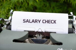 Web業界の転職における給与比較はどのように行うべきか？