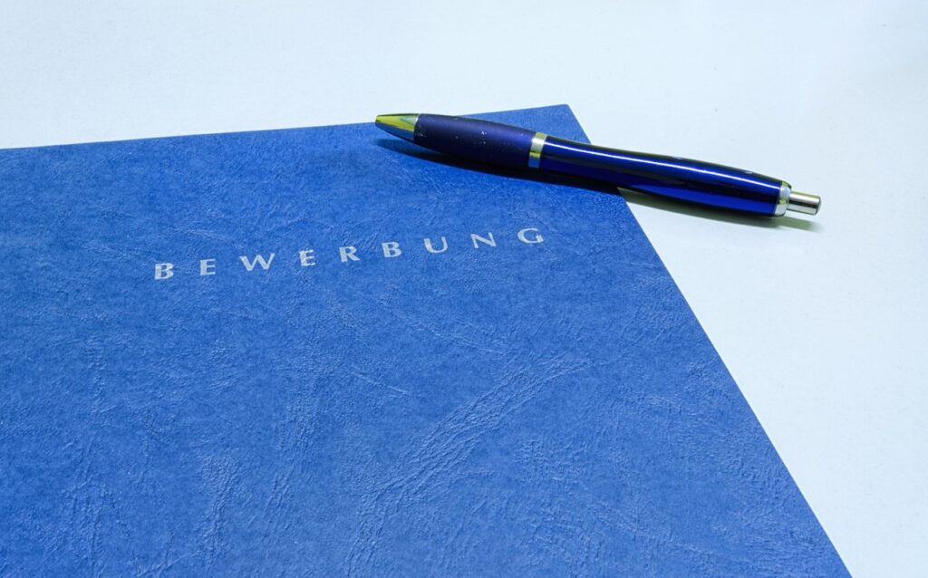 Web業界への転職に役立つ履歴書の書き方は？