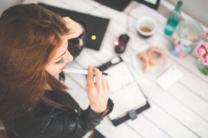 転職を考えるあなたへ、Web業界の目安はどれくらい？